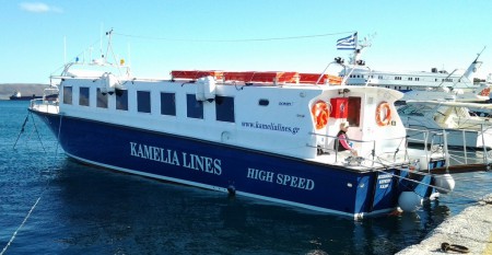 KAMELIA LINES mit dem Boot Despina-P