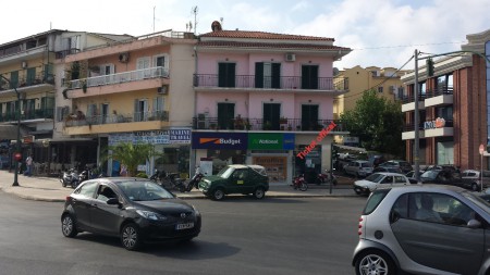 Gegenüber des Café Sette Venti direkt am New Port finden sie unser Ticket Büro!